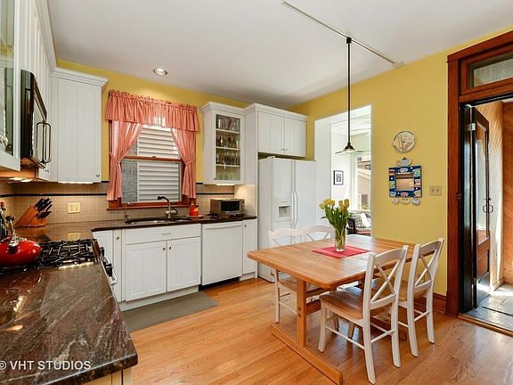 5th image of 3621 N Oakley Ave #1