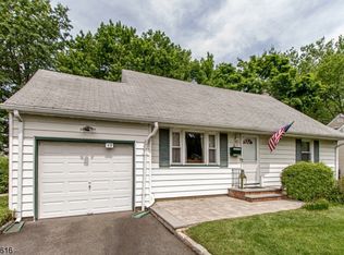 49 Waldon Rd, Fanwood, NJ 07023