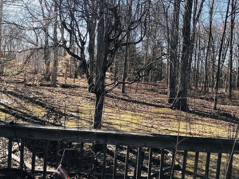 2nd image of 32 Mariot Cir