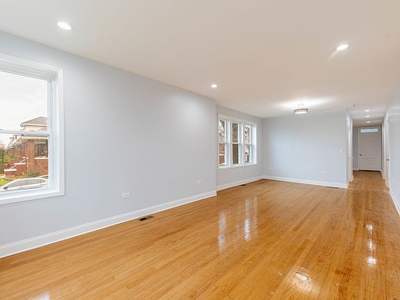 5th image of 2240 S 60th Ct