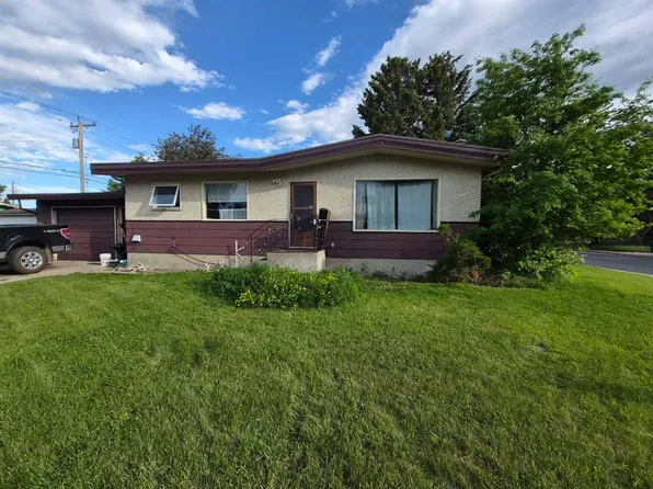 2702 8a Ave N, Lethbridge, AB T1H 1E2