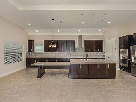 Biscayne - Gourmet Kitchen and Appliances