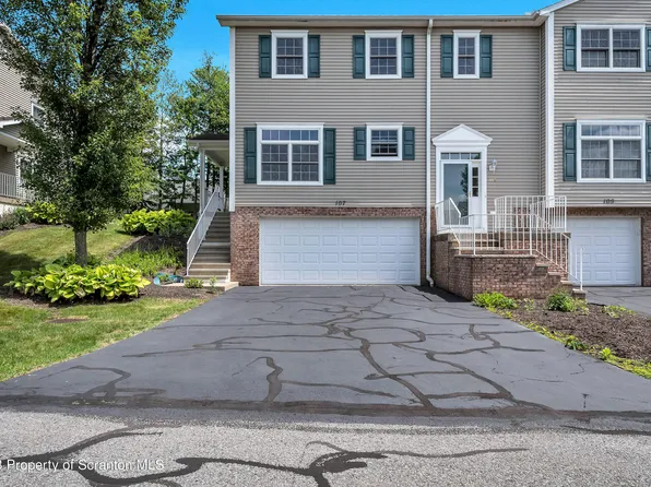 107 Parkland Dr, Clarks Summit, PA 18411