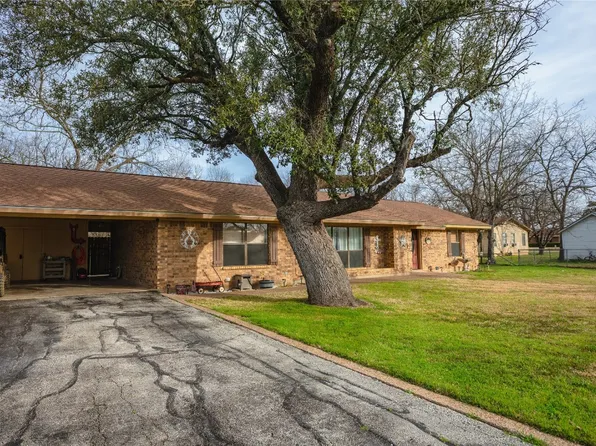 108 E Funeral Home Dr, Meridian, TX 76665