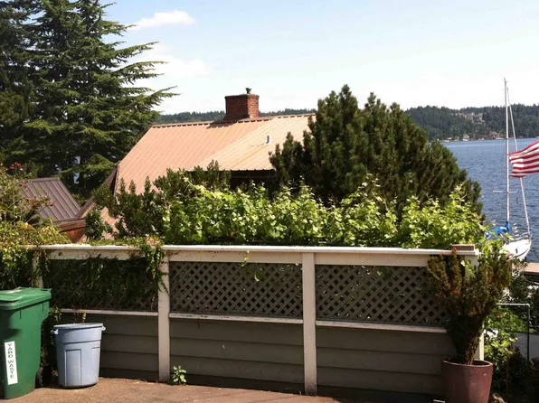 10004 Lake Shore Blvd NE, Seattle, WA 98125