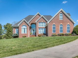 512 Club Pointe Dr, Blountville, TN 37617