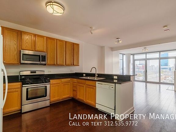 2nd image of 1600 S Prairie Ave Unit 808
