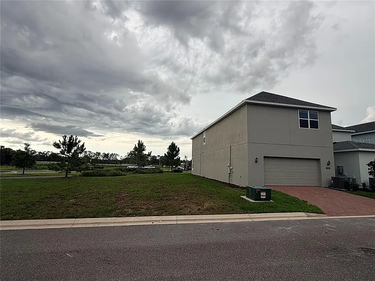 201 Station Ln — Photo 33
