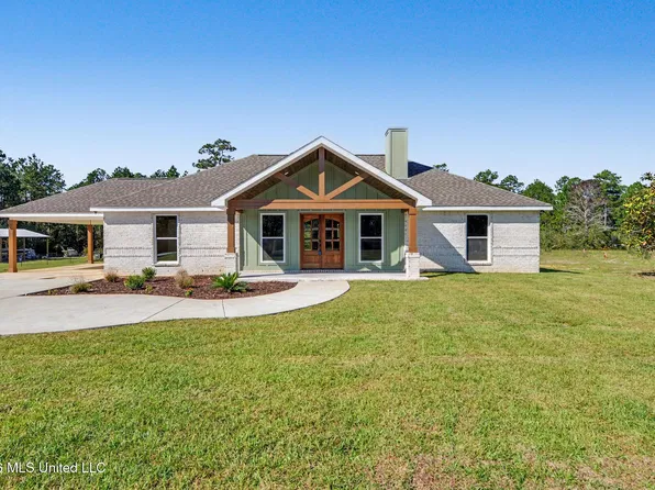 13405 Foxrun Dr, Vancleave, MS 39565