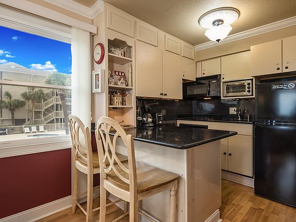 4th image of 4 Forest Beach Dr APT 135