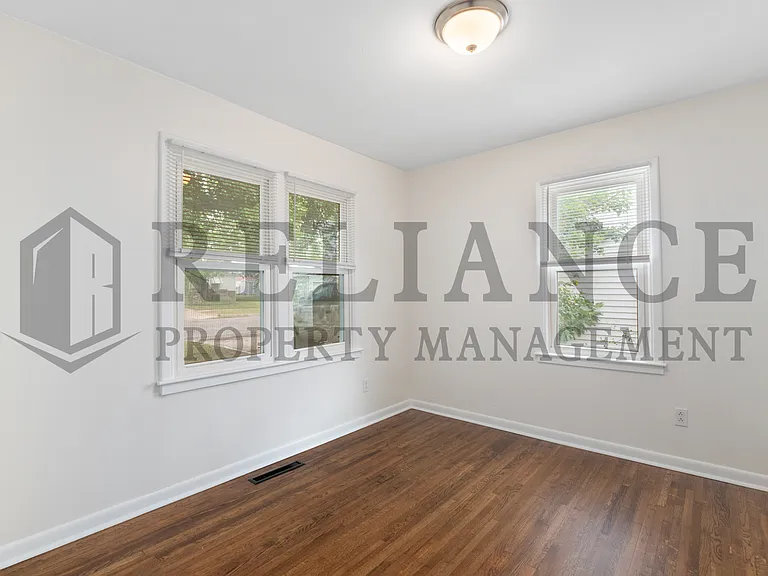 2309 W Graber St — Photo 15