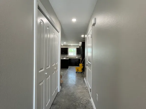 4140 N Saint Louis St, Webb City, MO 64870