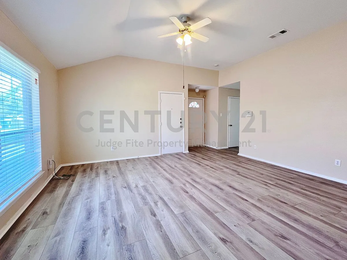 Building Photo - 1311 Nolte Dr