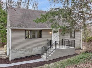 52 Sunrise Hill Rd, Fishkill, NY 12524