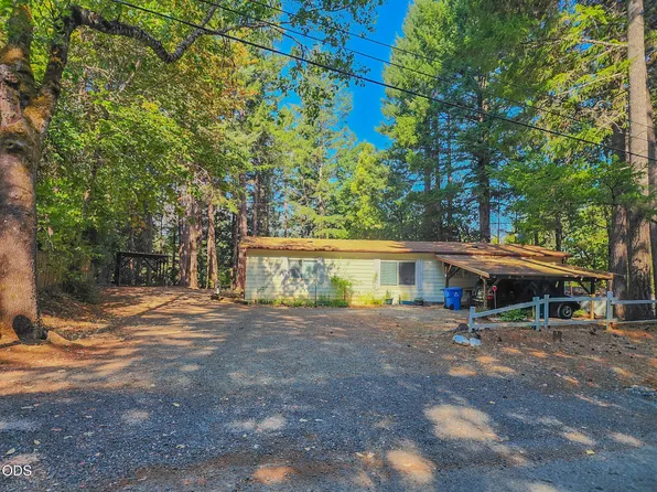 350 Hamilton Ave, Cave Junction, OR 97523