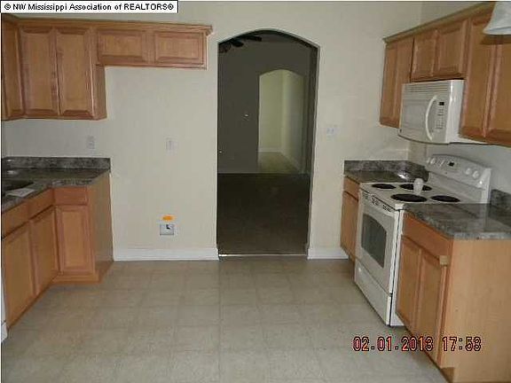4th image of 1026 Vista Park Cir W