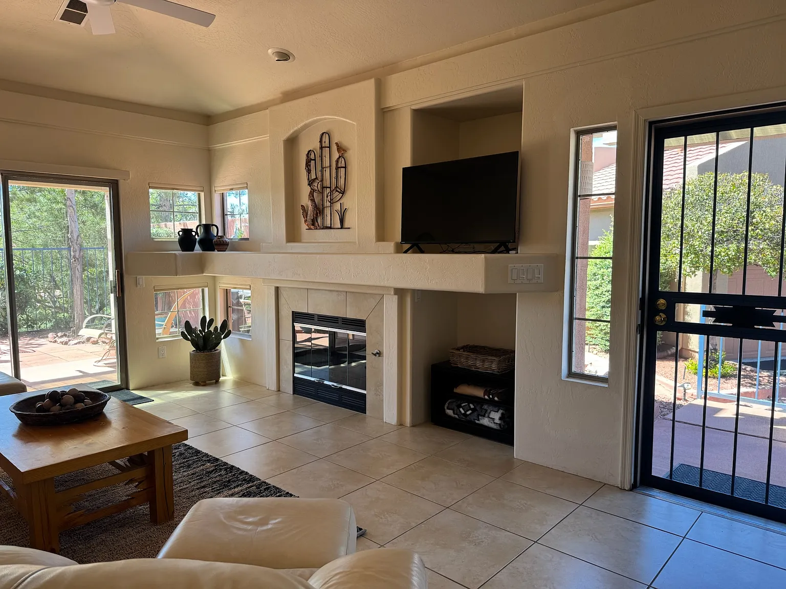 2 bed, 1161 sqft, $2,800 — Photo 1
