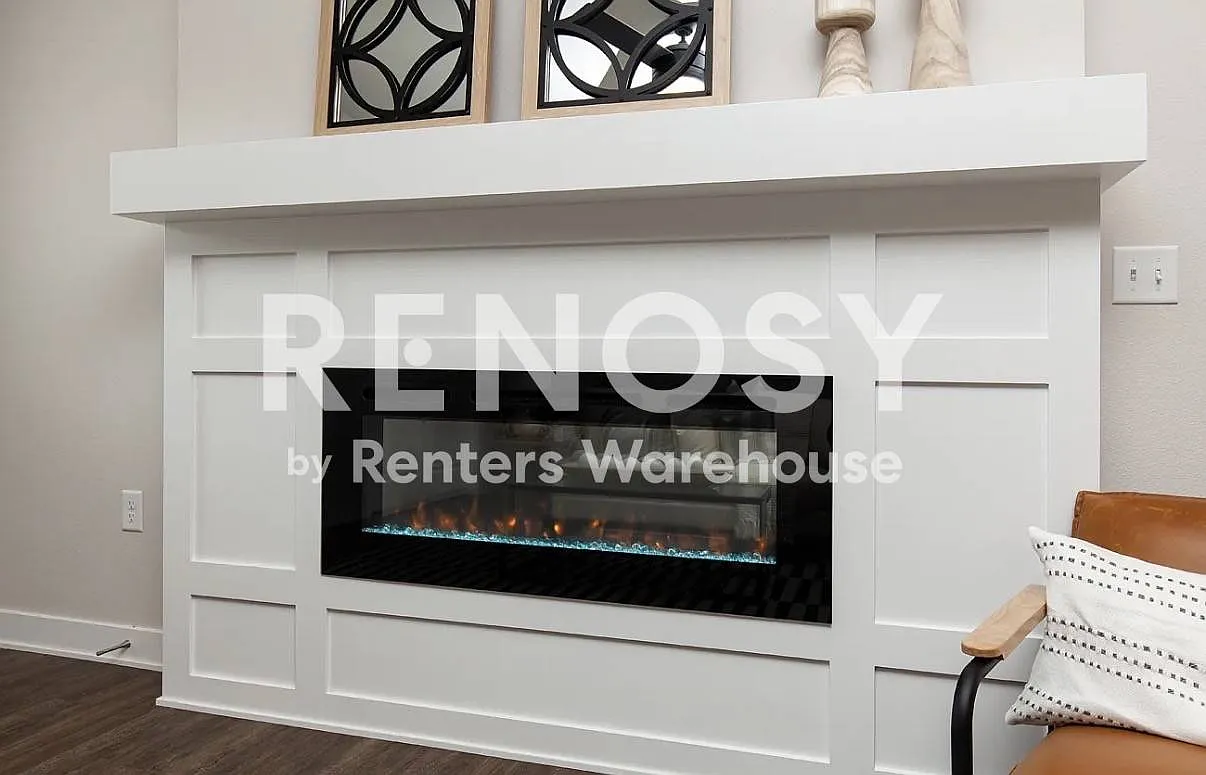 Three Bedroom Townhouse — Photo 4