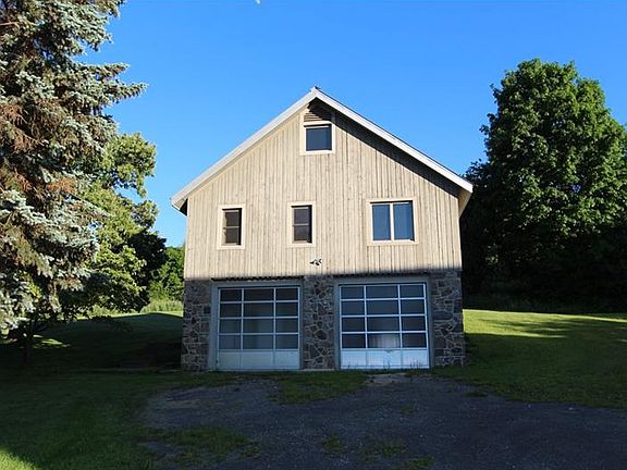 2nd image of 135 Willow Farm Dr