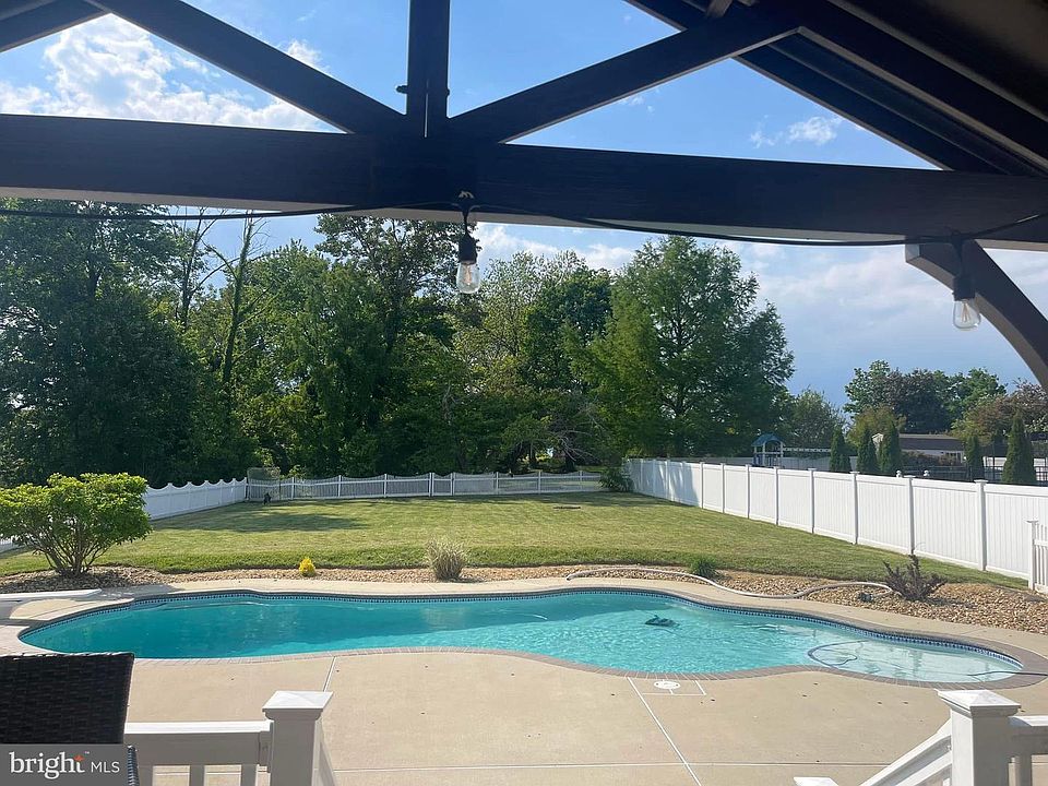 1st image of 23563 Belmar Dr