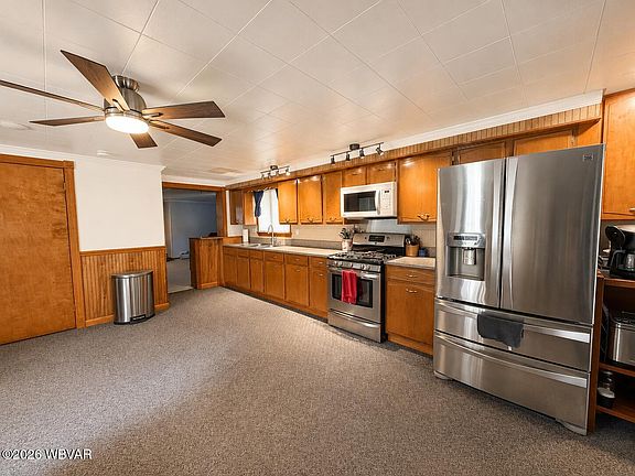3rd image of 329 Whitehorn Ln