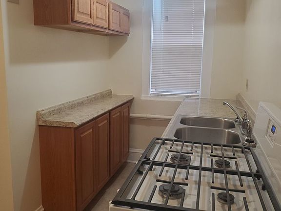 3rd image of 1425 Grand Ave #11