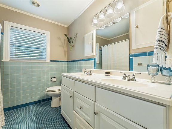5th image of 2515 Alden Ave