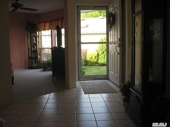 3rd image of 324 Bristol Ct