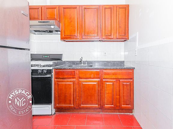 2nd image of 546 Saint Marks Ave APT 5