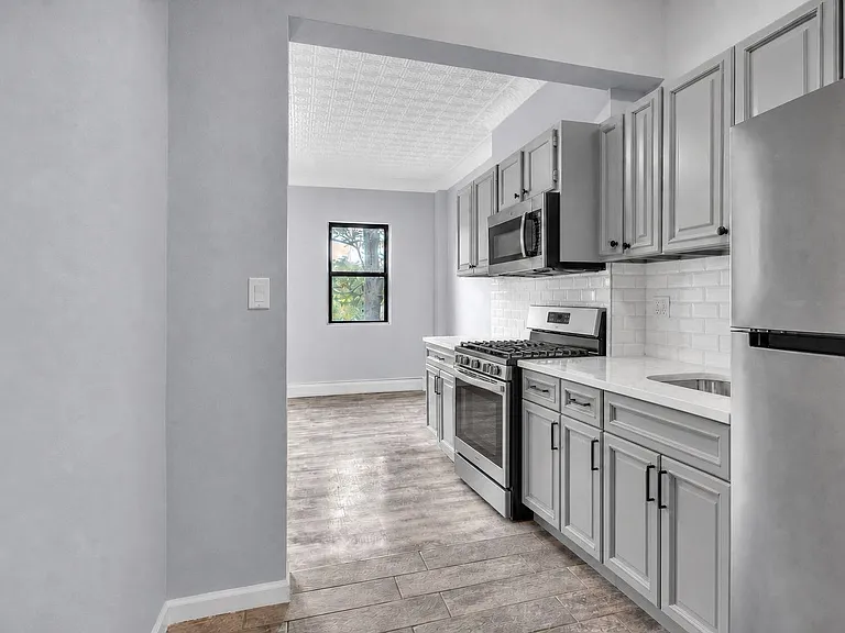 510 New York Ave #2 — Photo 6