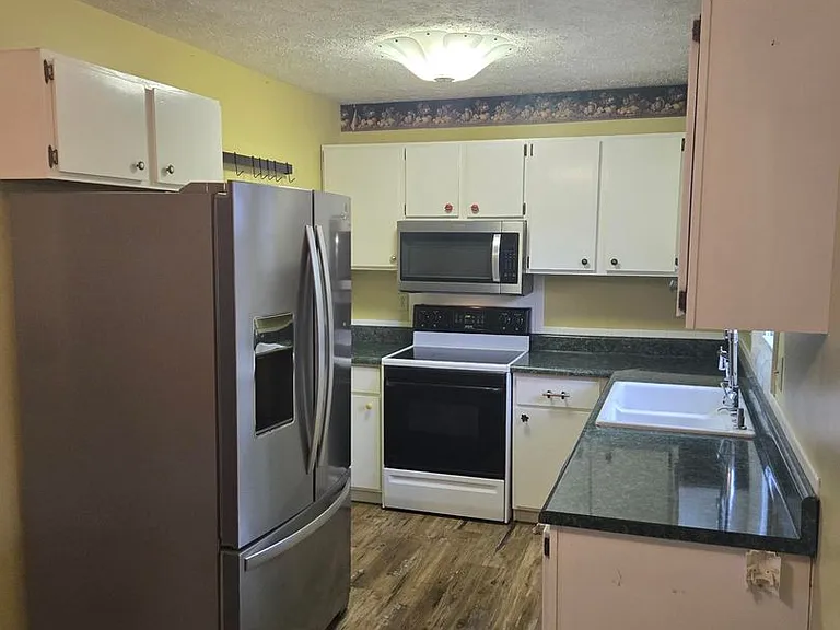 1301 Cobblestone Ct — Photo 11