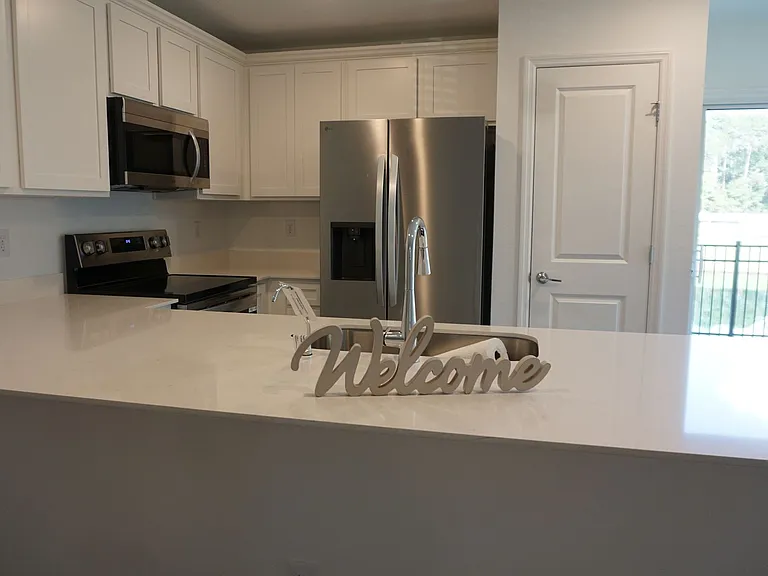 6095 Falcon Gate Ln — Photo 3
