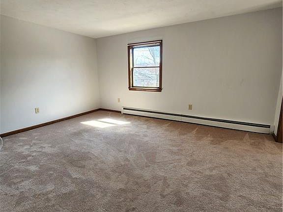 5th image of 190 Divinity St