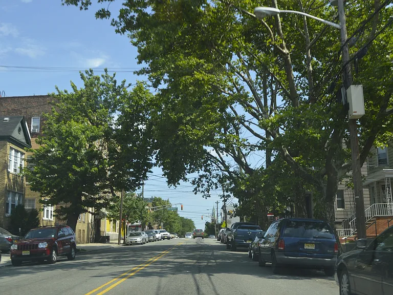 239 Danforth Avenue — Photo 3