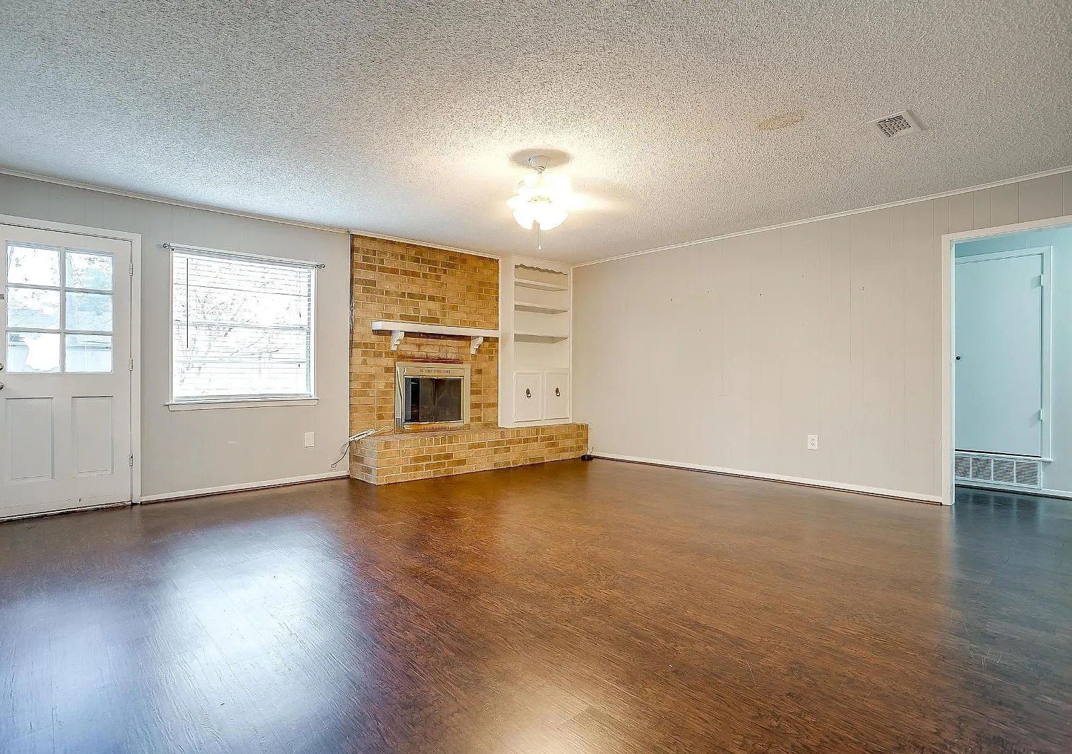 232 Linda Dr — Photo 3