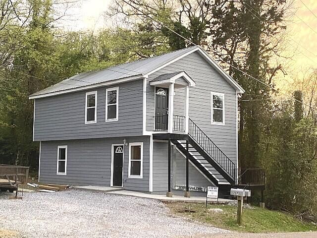 2nd image of 207 1/2 N Nash St