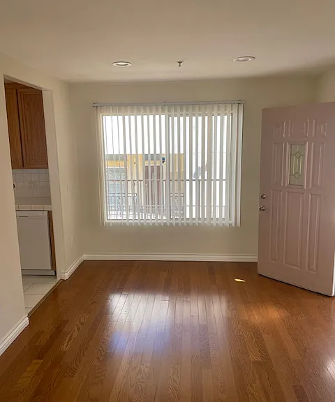 15033 Dickens St #202 — Photo 4