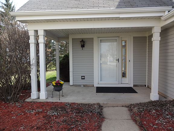 2nd image of 1417 Montauk Ct