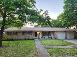 1907 Laurel Rd, Gainesville, TX 76240