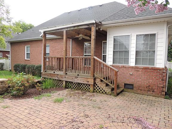 5th image of 2824 Vicwood Dr
