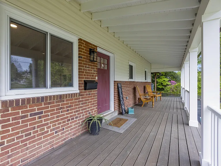 7011 Kenfig Pl — Photo 2