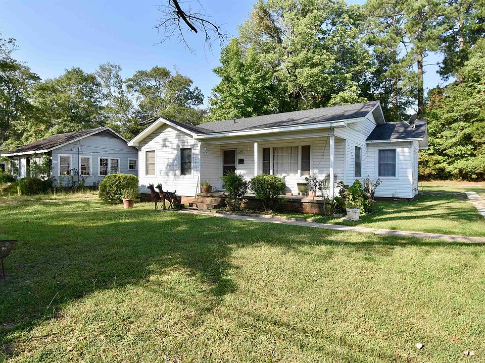 1st image of 902 S Farmerville St