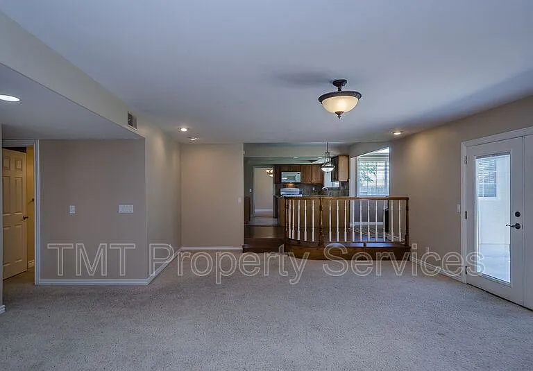 485 Meadowbrook Dr — Photo 11