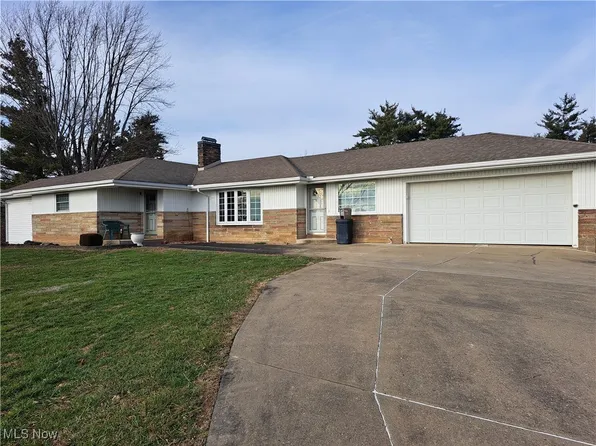 2781 Bloomfield Rd, Cambridge, OH 43725