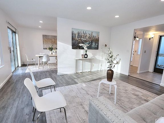 5th image of 9385 Mira Del Rio Dr