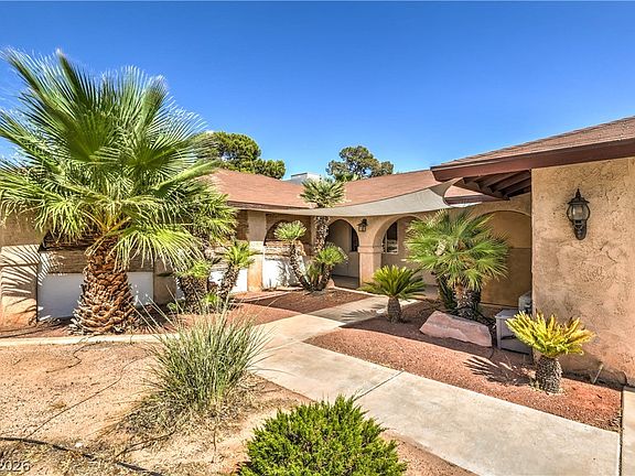 4th image of 2880 Red Rock St