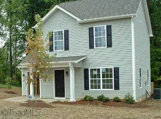 3212 Ridge Holw, Winston Salem, NC 27107