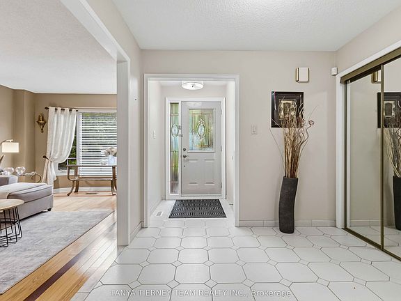 5th image of 60 Cairns Dr