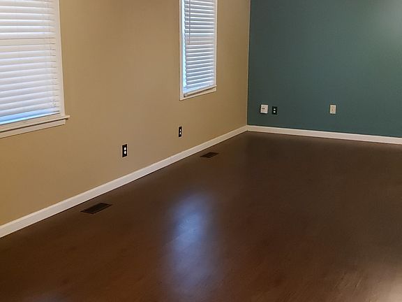 3rd image of 8706 Diane St