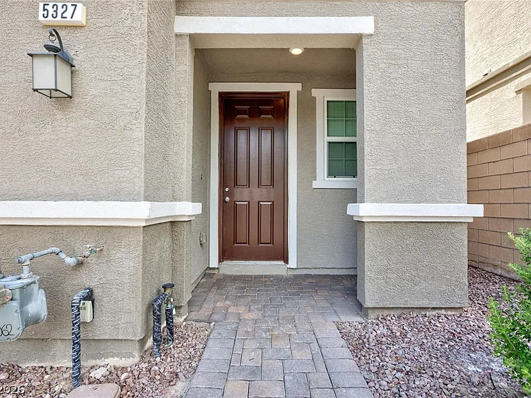 5327 Lazy Breeze Ave — Photo 4